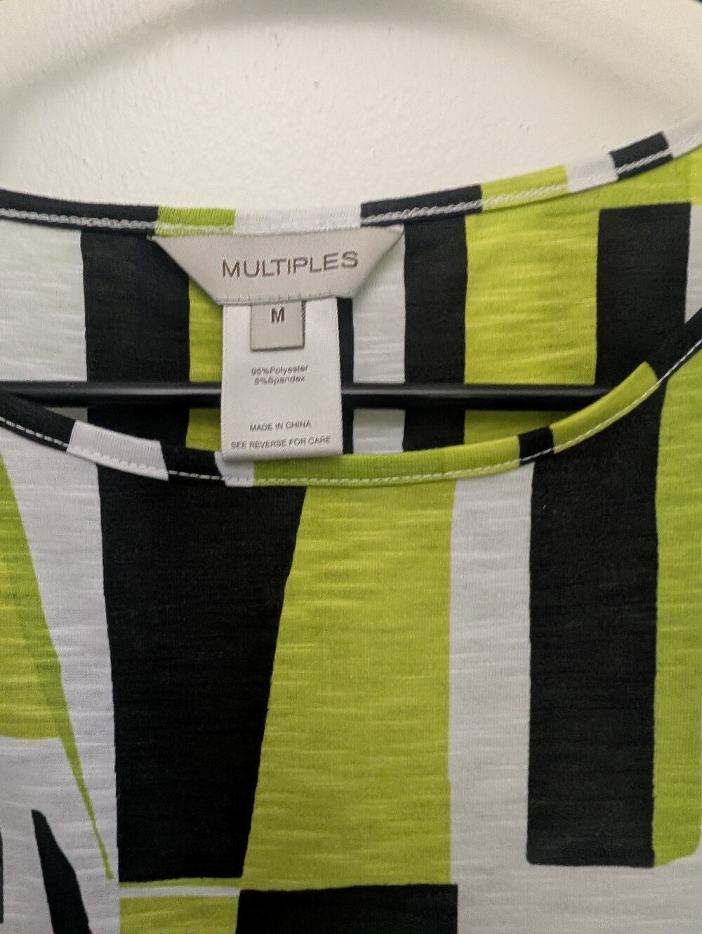 Multiples Geometric Pattern Shirt - Picture 3 of 4